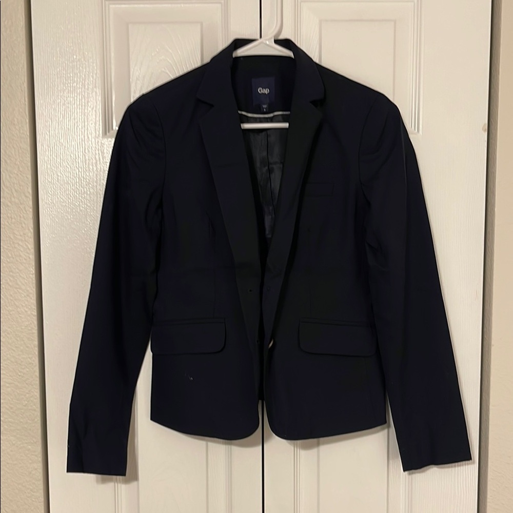 GAP Black Tailored Blazer for a Sophisticated Look